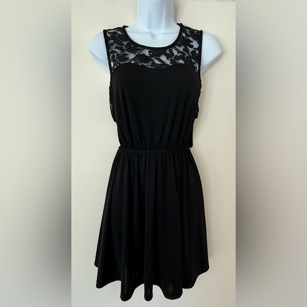 Zara Trafaluc Black Lace Cut Out Scoop Neck Sleeveless Floral Lace Dress Size S